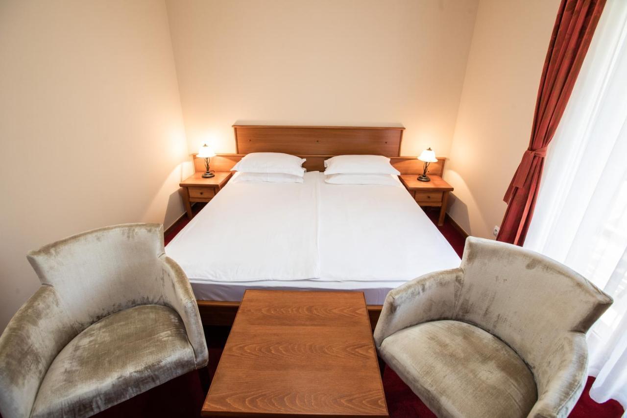 Hotel Vila Lago Палич Екстериор снимка