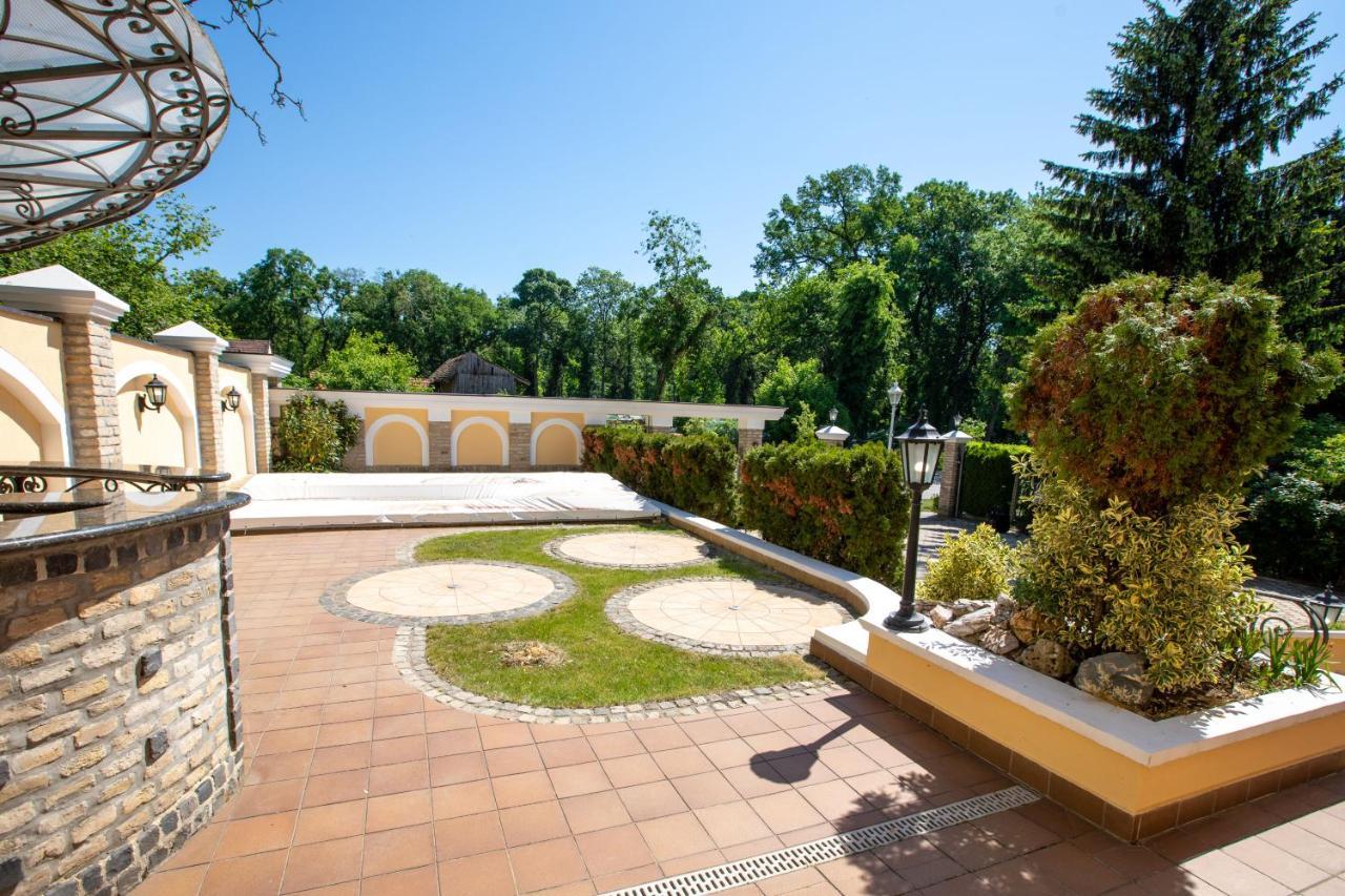 Hotel Vila Lago Палич Екстериор снимка