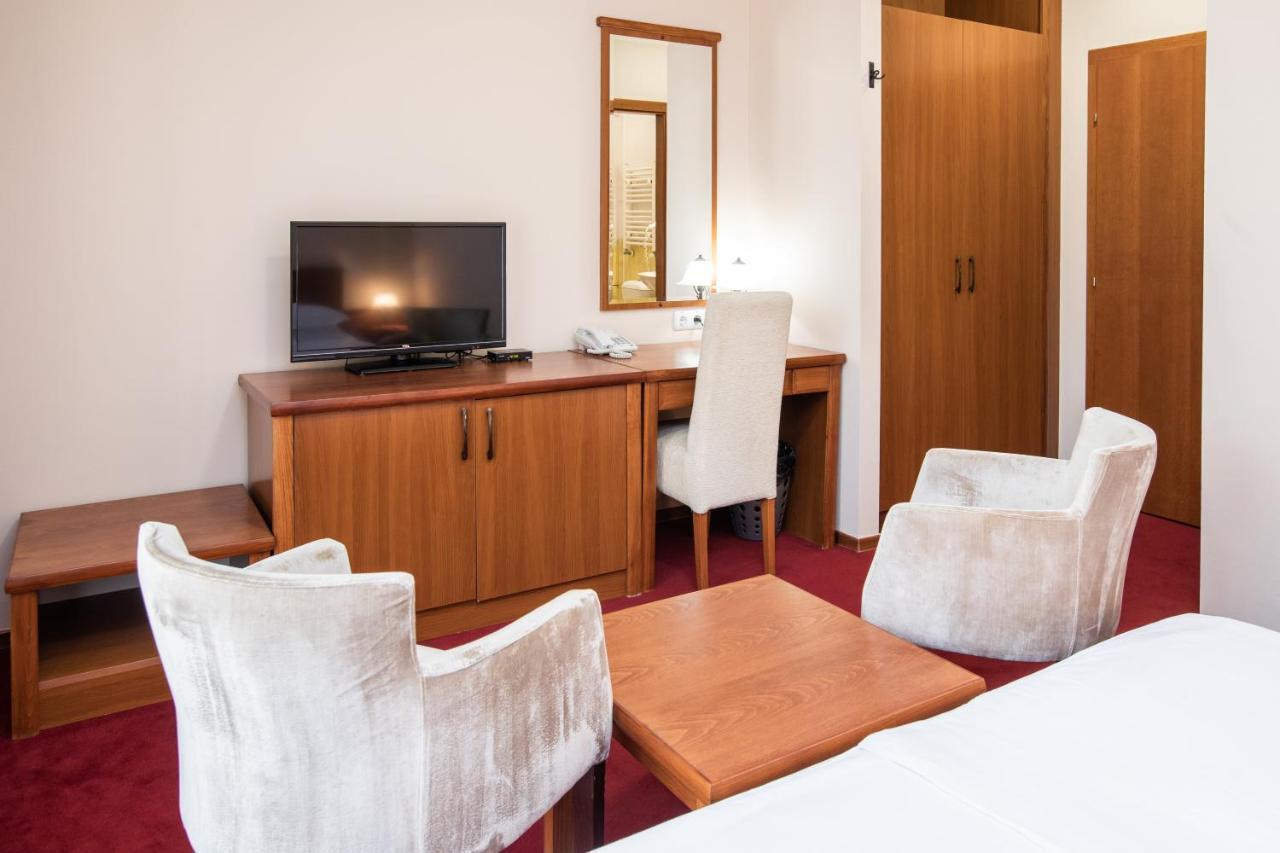 Hotel Vila Lago Палич Екстериор снимка