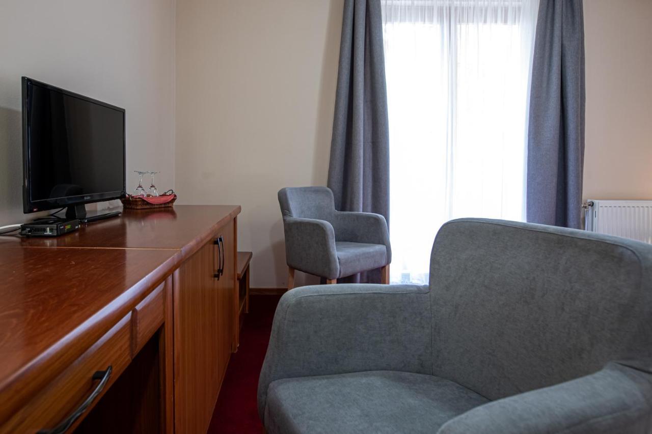 Hotel Vila Lago Палич Екстериор снимка