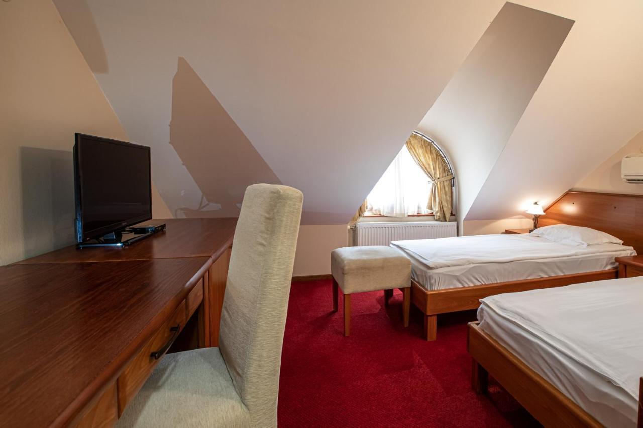 Hotel Vila Lago Палич Екстериор снимка