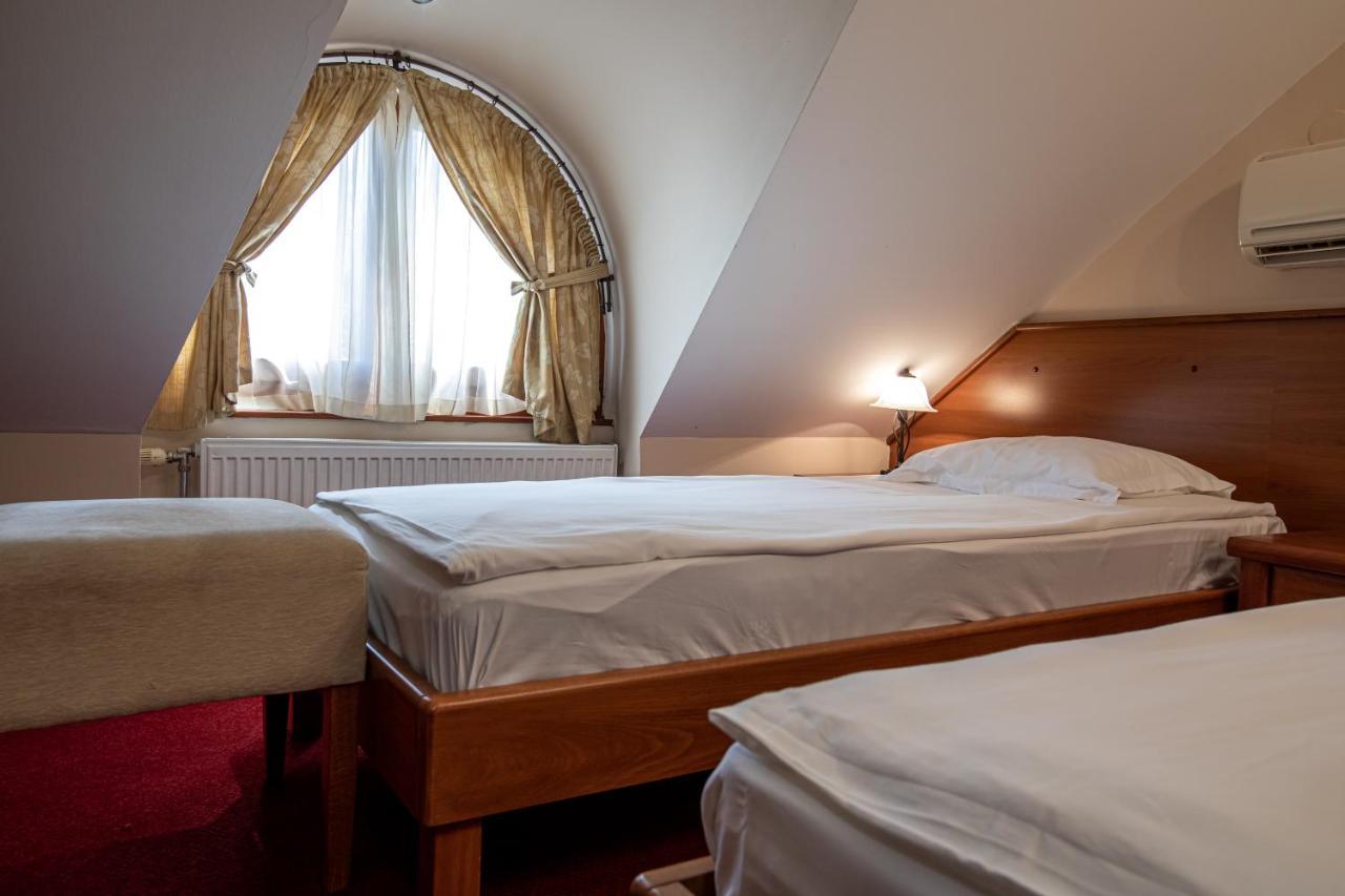 Hotel Vila Lago Палич Екстериор снимка