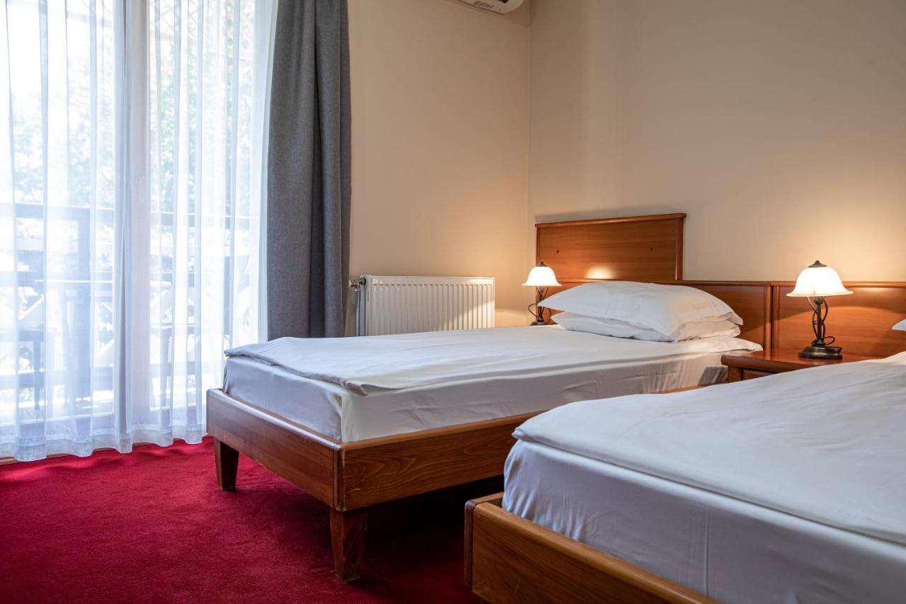 Hotel Vila Lago Палич Екстериор снимка