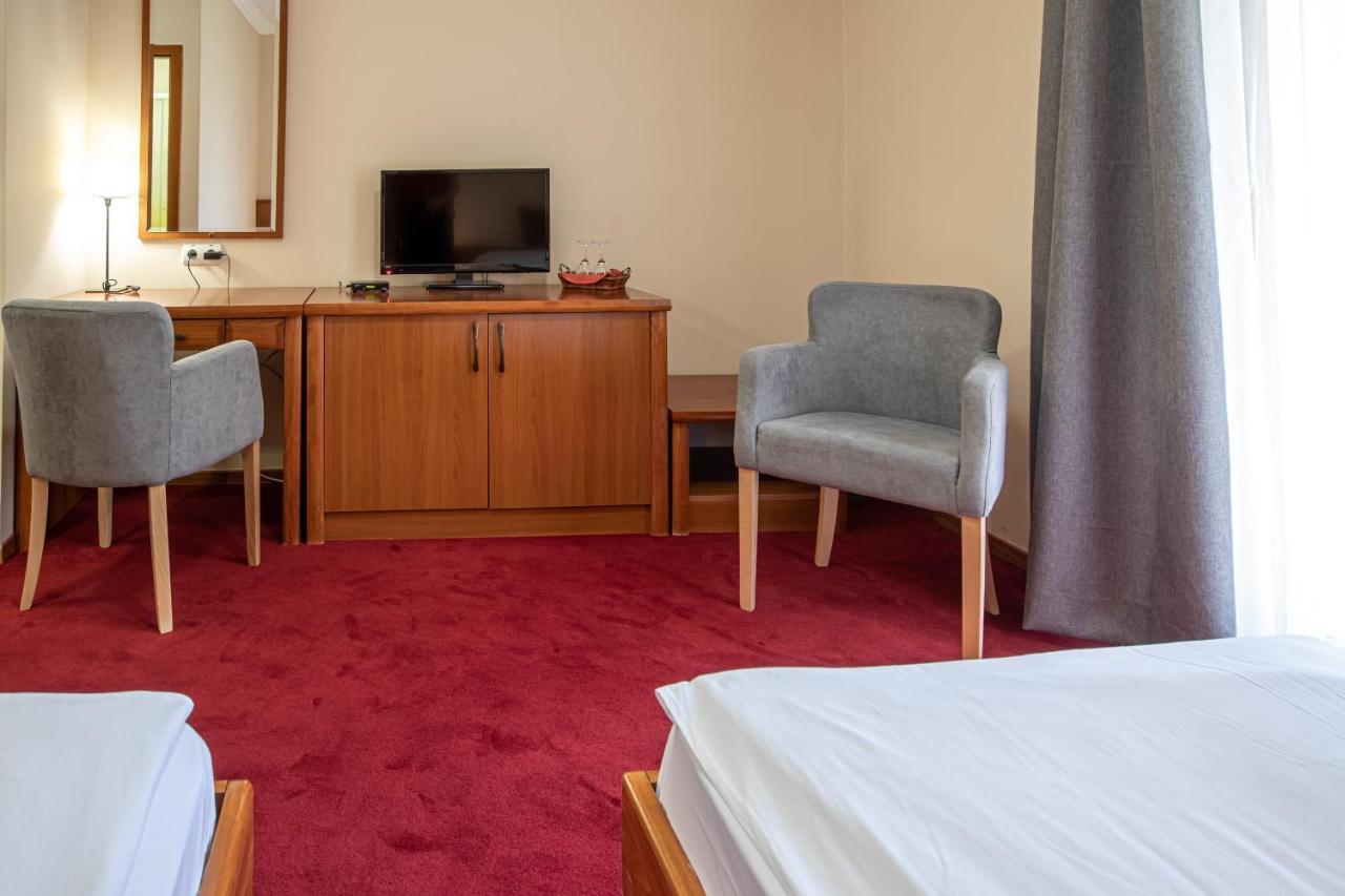 Hotel Vila Lago Палич Екстериор снимка