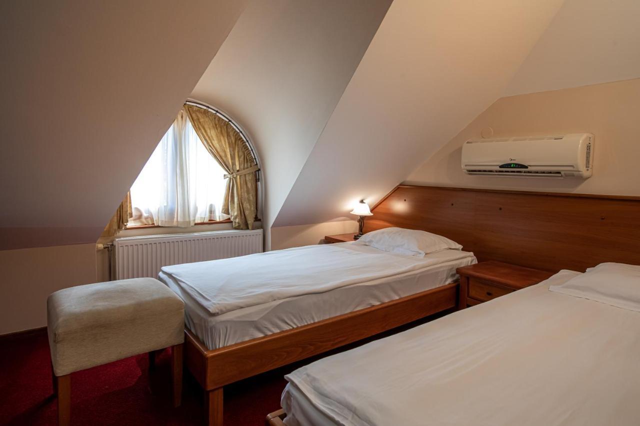 Hotel Vila Lago Палич Екстериор снимка