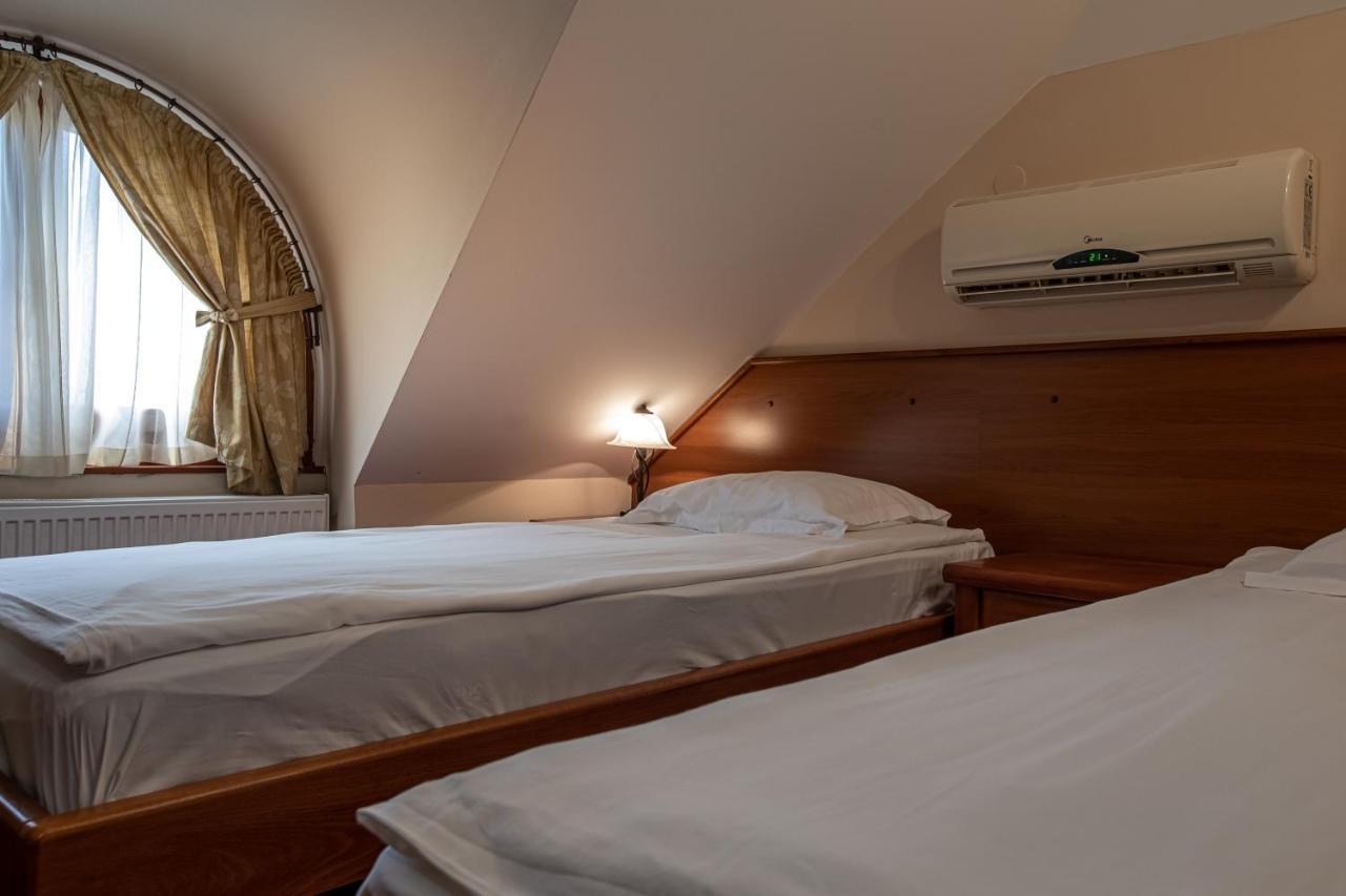 Hotel Vila Lago Палич Екстериор снимка